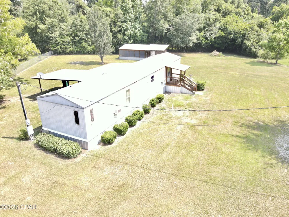 3210 Hughes Lane Cottondale, FL 32431