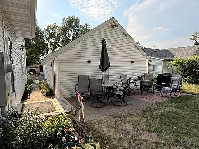 1113 Drake Avenue Windom, MN 56101
