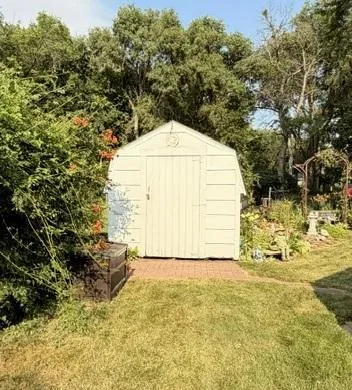 1113 Drake Avenue Windom, MN 56101