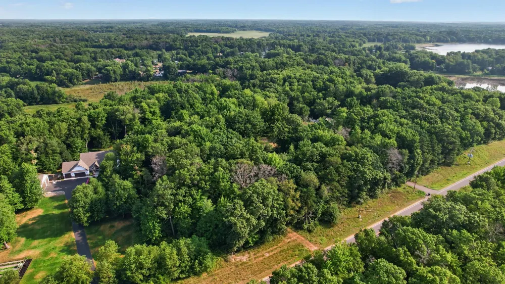 8055 Fawn Lake Drive NE Linwood, MN 55079