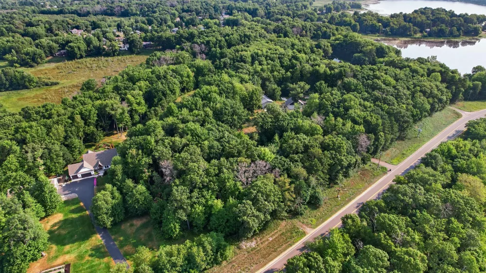 8055 Fawn Lake Drive NE Linwood, MN 55079
