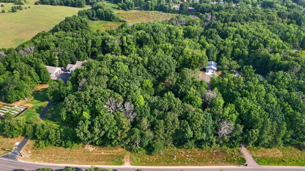 8055 Fawn Lake Drive NE Linwood, MN 55079