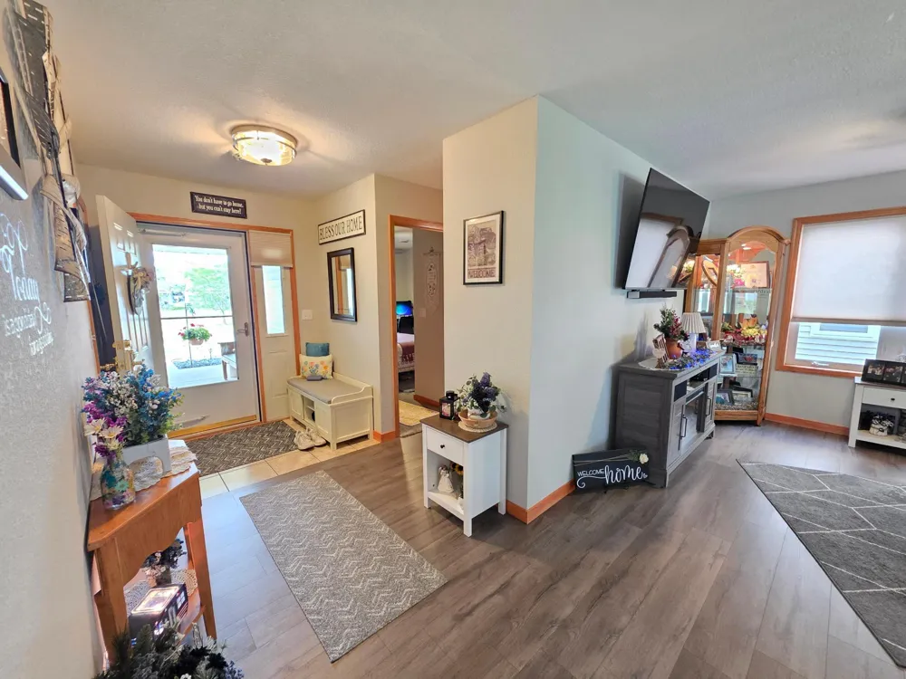 114 6th Avenue NE Elgin, MN 55932
