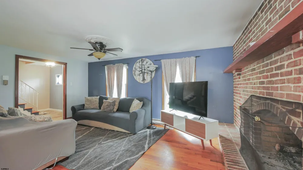 103 Cherokee Ln Absecon, NJ 08201