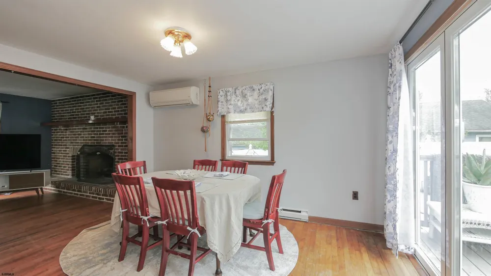 103 Cherokee Ln Absecon, NJ 08201