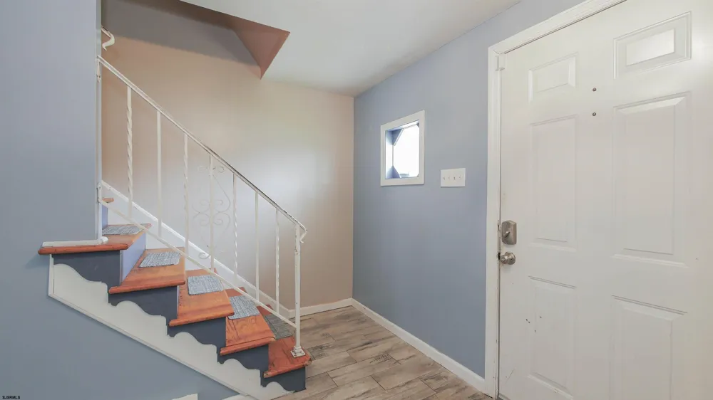103 Cherokee Ln Absecon, NJ 08201