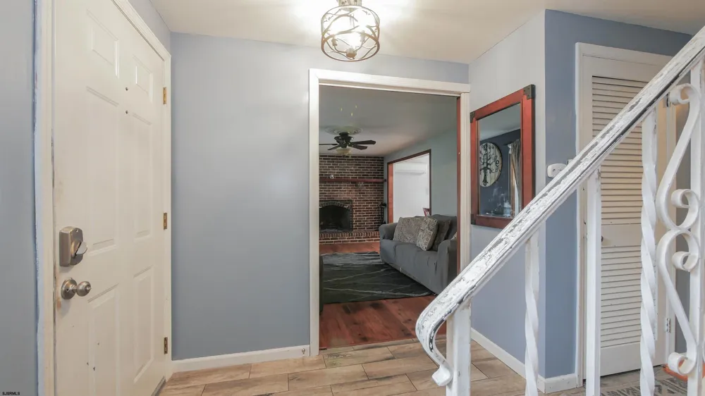 103 Cherokee Ln Absecon, NJ 08201