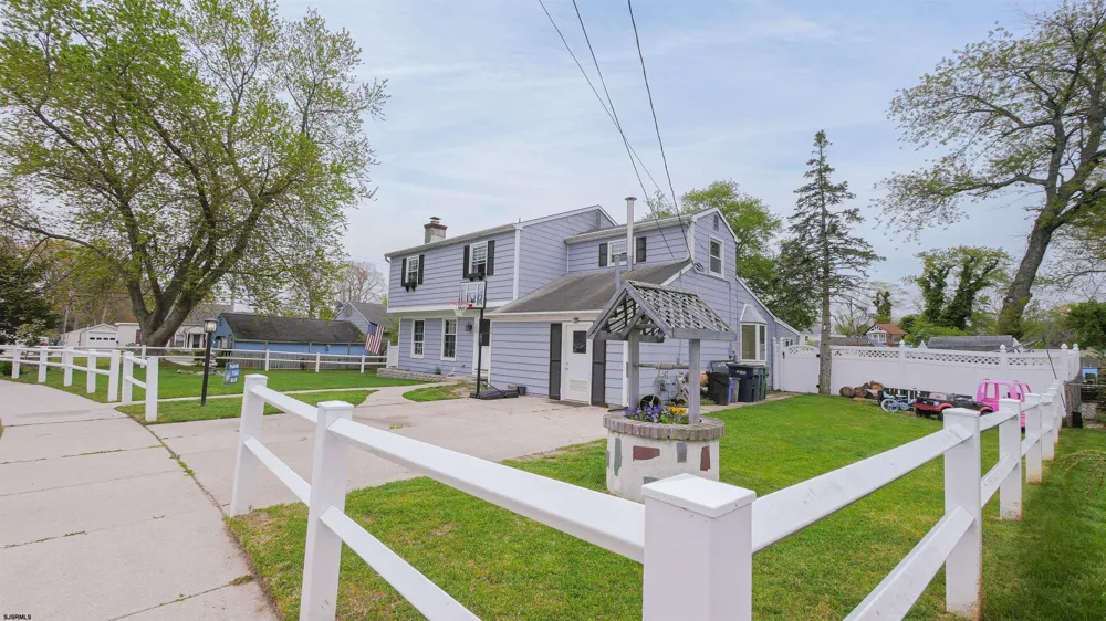 103 Cherokee Ln Absecon, NJ 08201