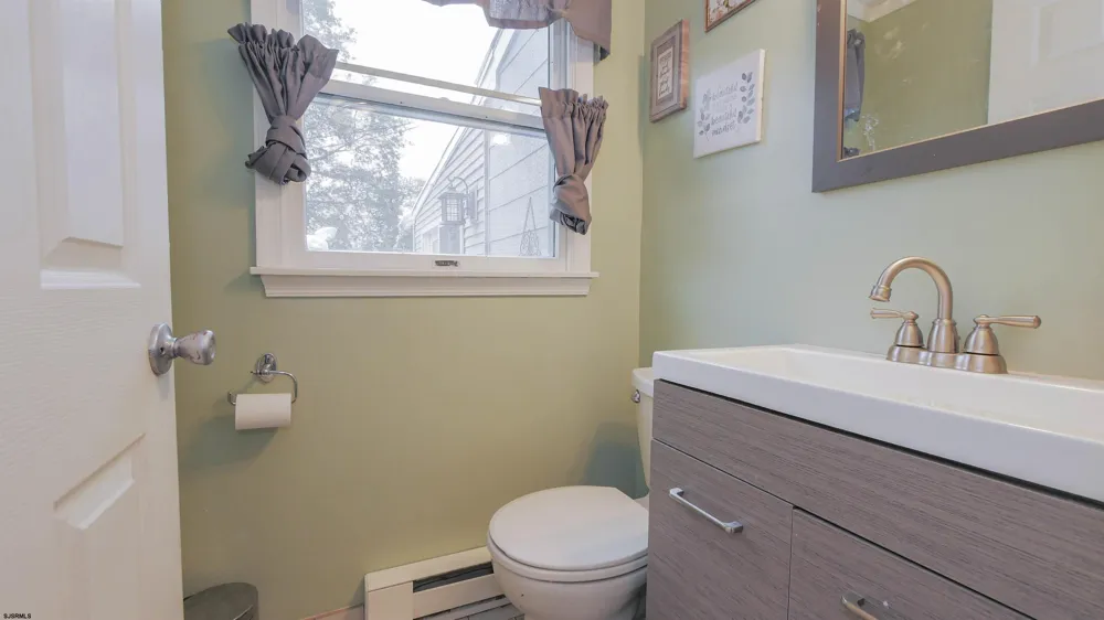 103 Cherokee Ln Absecon, NJ 08201