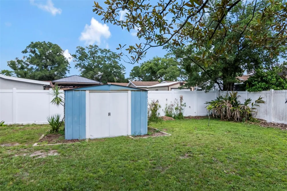 1716 W SITKA STREET Tampa, FL 33604