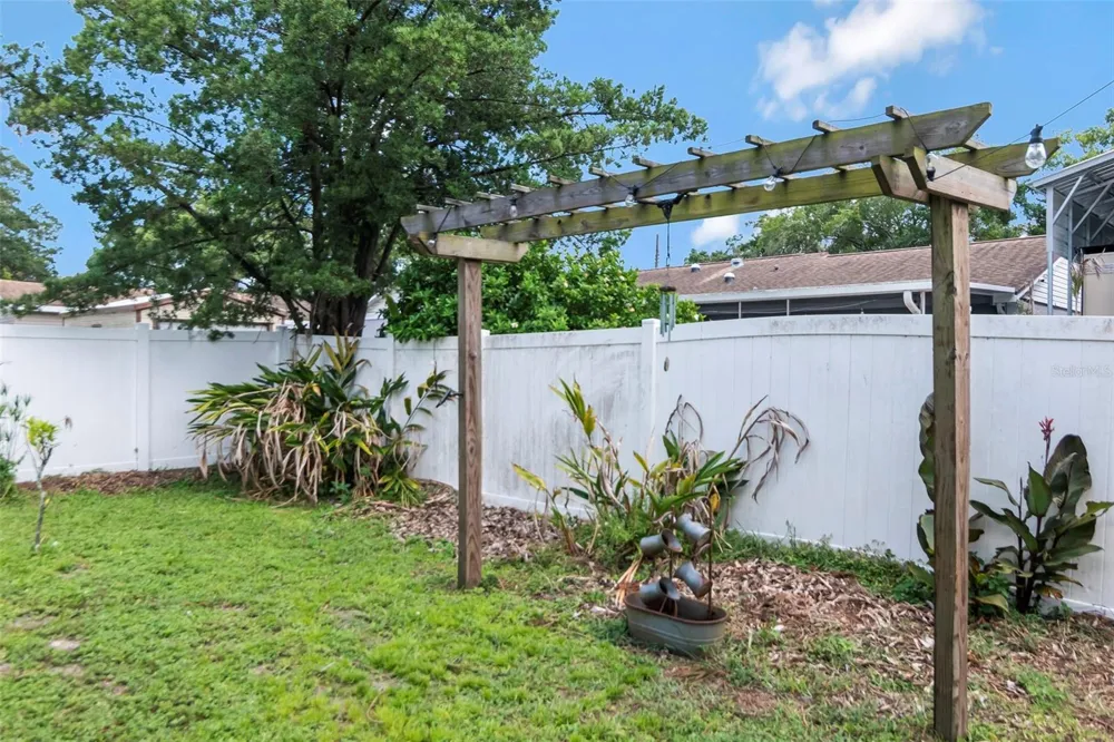 1716 W SITKA STREET Tampa, FL 33604