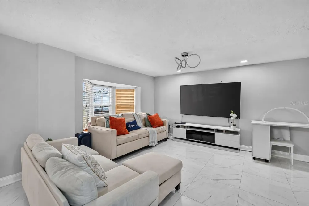 5408 EVORA AVENUE Sarasota, FL 34235