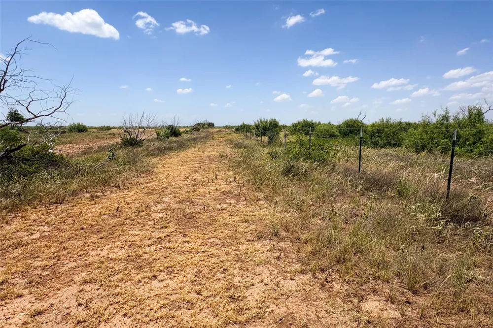 Craven Rd. Quanah, TX 79252