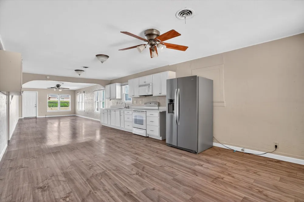 320 2nd Street Jacksboro, TX 76458