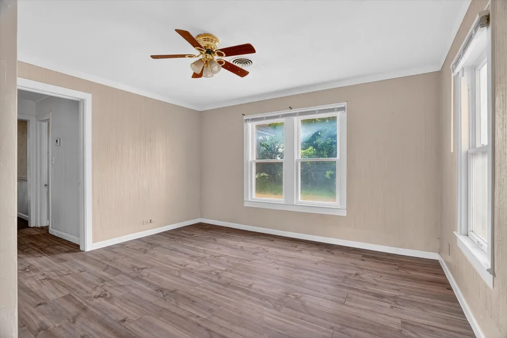 320 2nd Street Jacksboro, TX 76458
