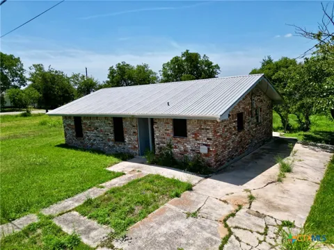 209 Prairie Avenue