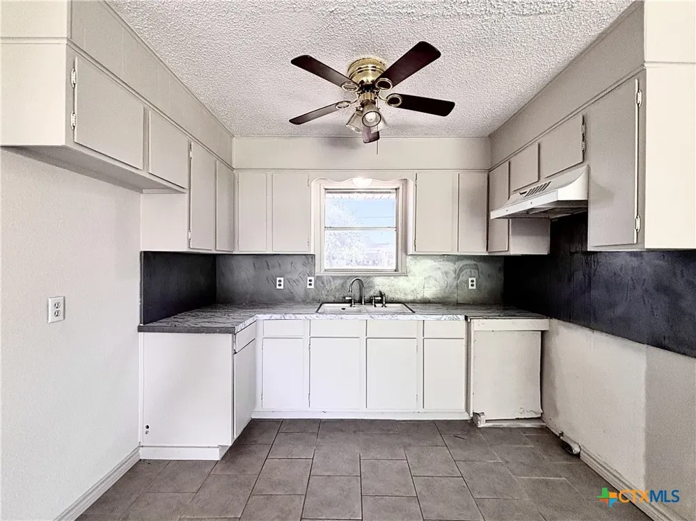 209 Prairie Avenue Rogers, TX 76569