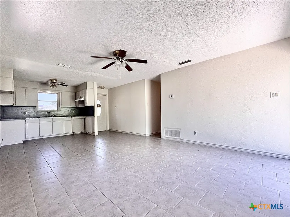 209 Prairie Avenue Rogers, TX 76569
