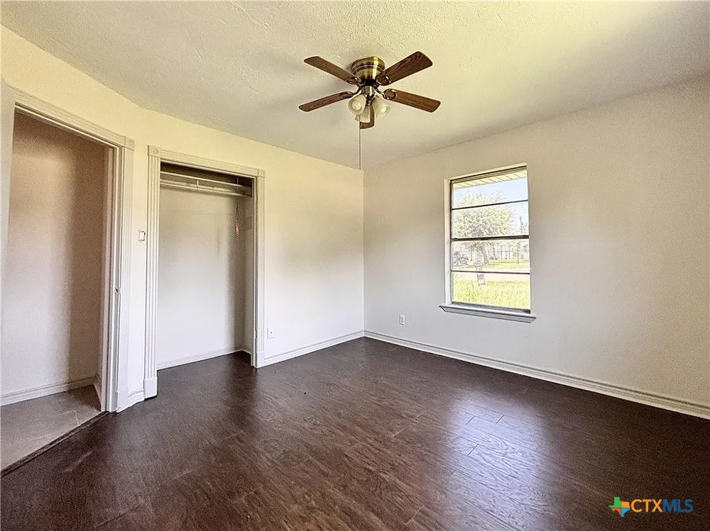 209 Prairie Avenue Rogers, TX 76569