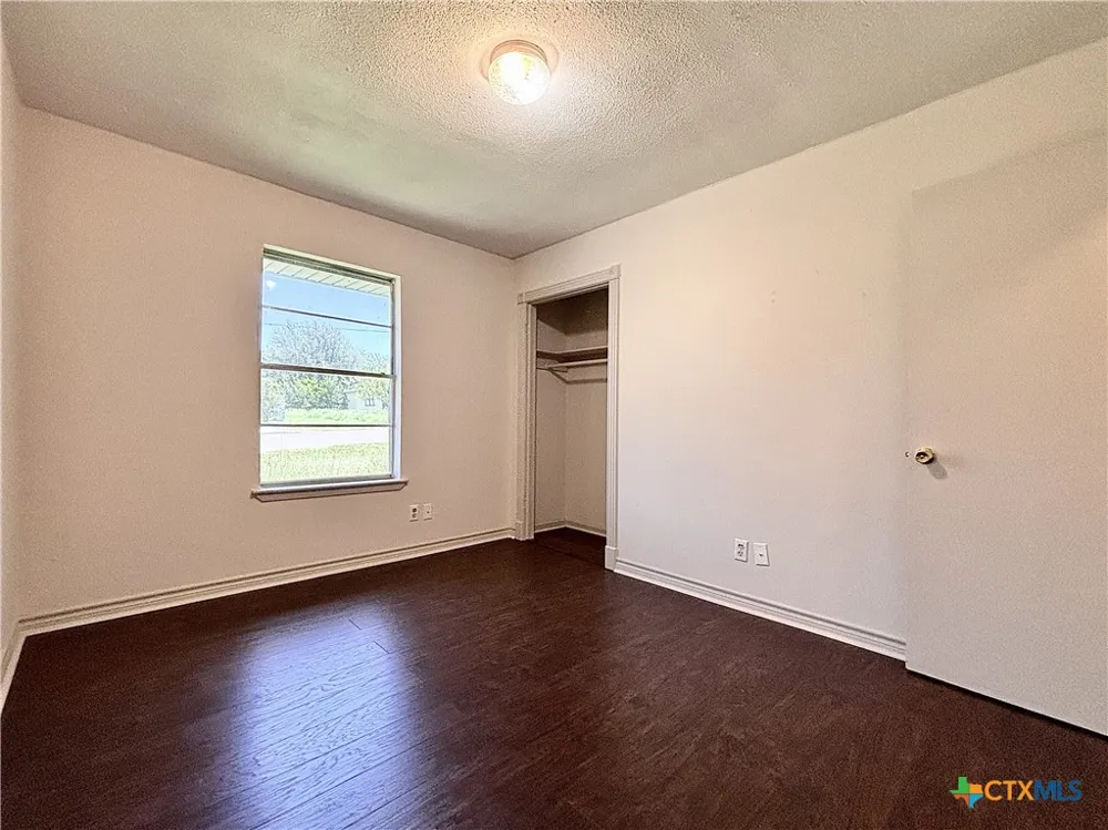 209 Prairie Avenue Rogers, TX 76569