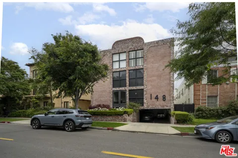 148 S Reeves Drive