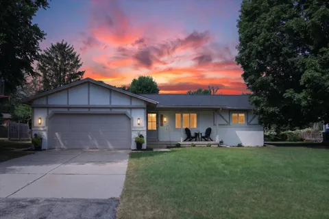 6287 Patagonia Drive SE