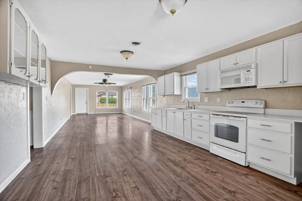 320 2nd Street Jacksboro, TX 76458