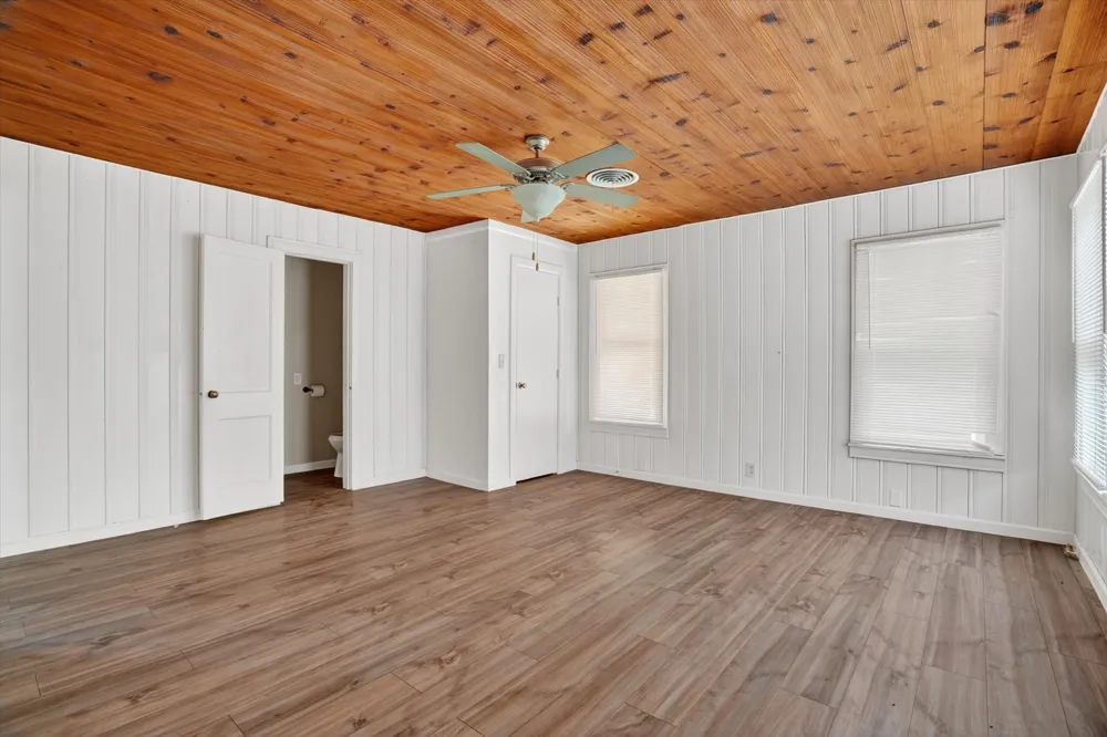 320 2nd Street Jacksboro, TX 76458