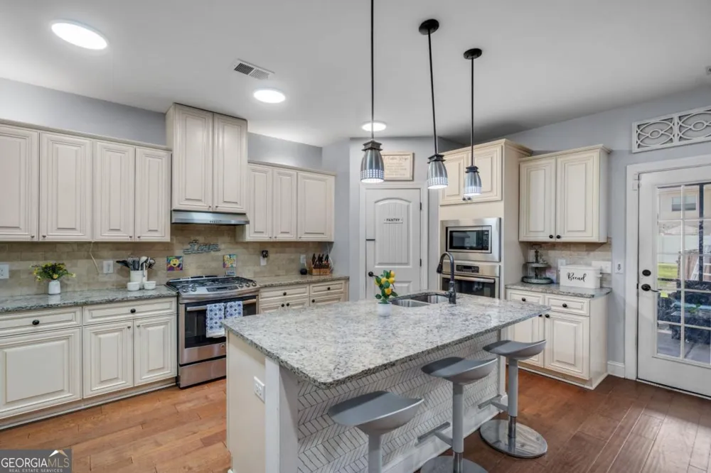 214 Cypress Lakes DR Bloomingdale, GA 31302