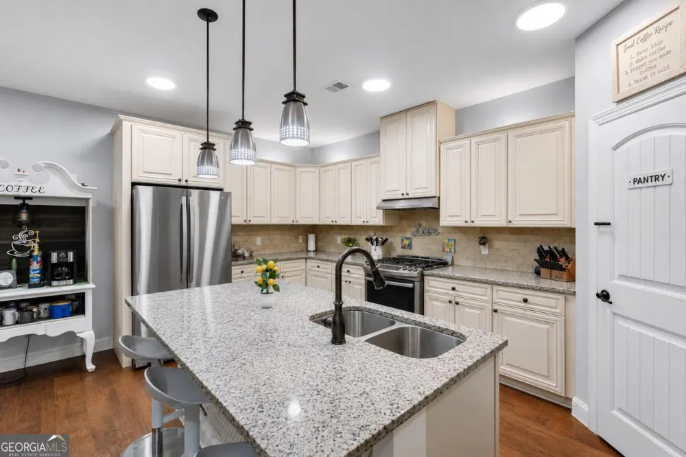 214 Cypress Lakes DR Bloomingdale, GA 31302