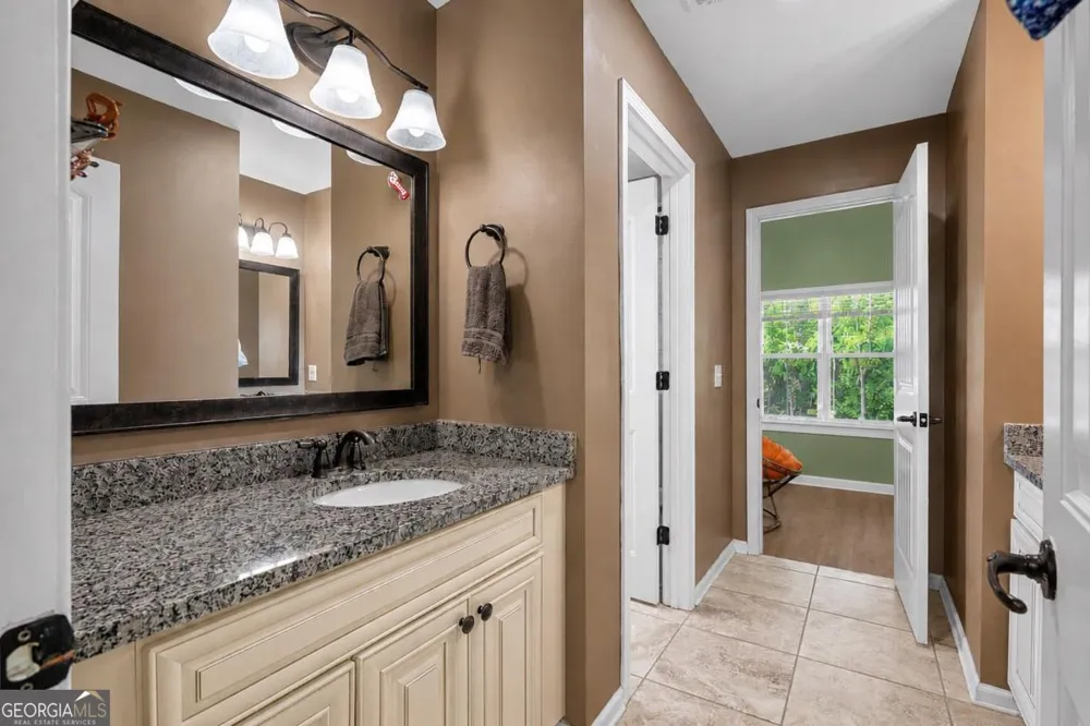214 Cypress Lakes DR Bloomingdale, GA 31302