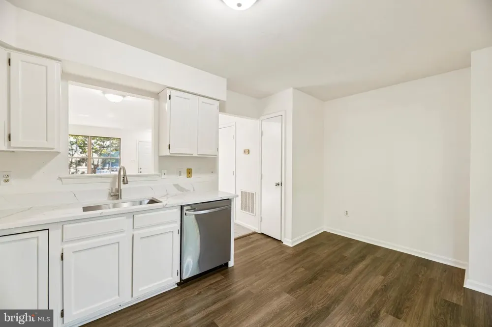 6866 CHASEWOOD CIRCLE Centreville, VA 20121