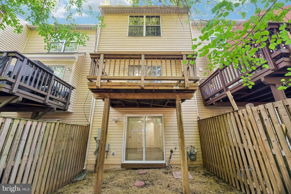 6866 CHASEWOOD CIRCLE Centreville, VA 20121