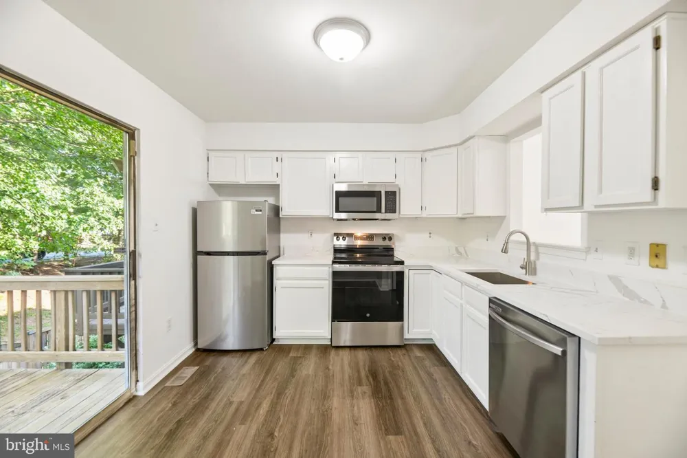 6866 CHASEWOOD CIRCLE Centreville, VA 20121