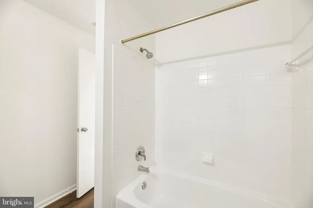 6866 CHASEWOOD CIRCLE Centreville, VA 20121