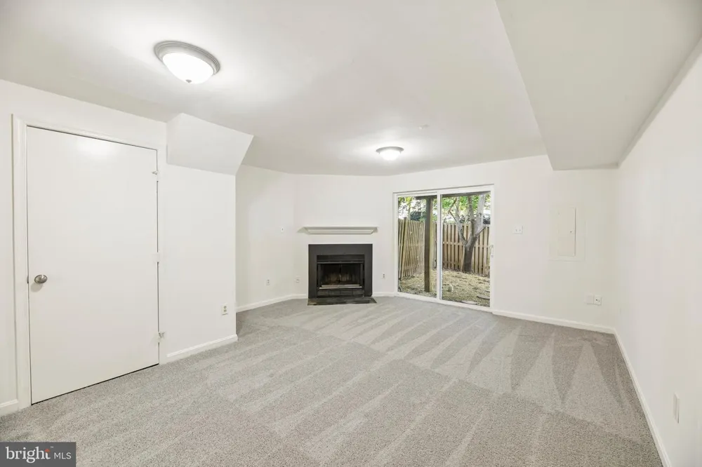 6866 CHASEWOOD CIRCLE Centreville, VA 20121