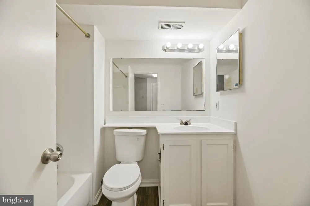 6866 CHASEWOOD CIRCLE Centreville, VA 20121