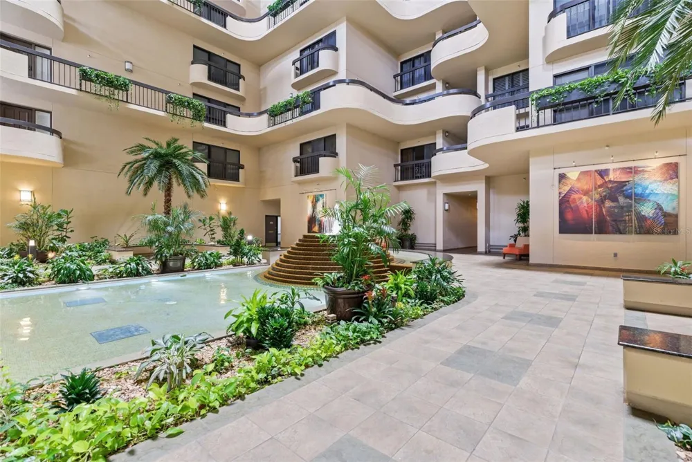 2413 BAYSHORE BOULEVARD #1004 Tampa, FL 33629