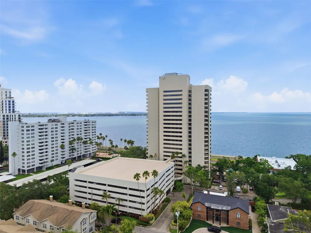 2413 BAYSHORE BOULEVARD #1004 Tampa, FL 33629