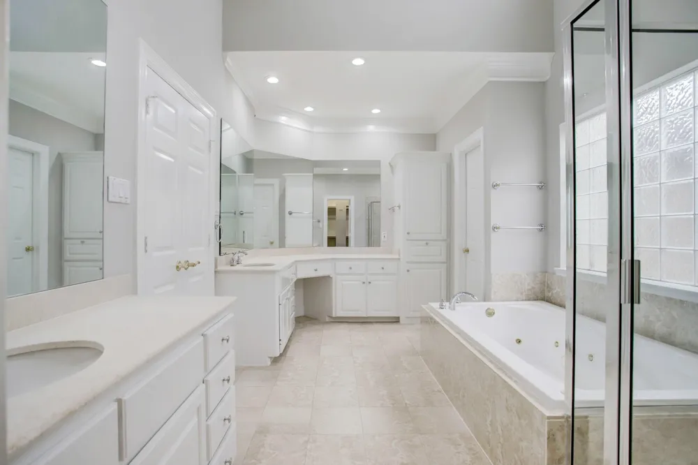 1809 W Clay Street Houston, TX 77019