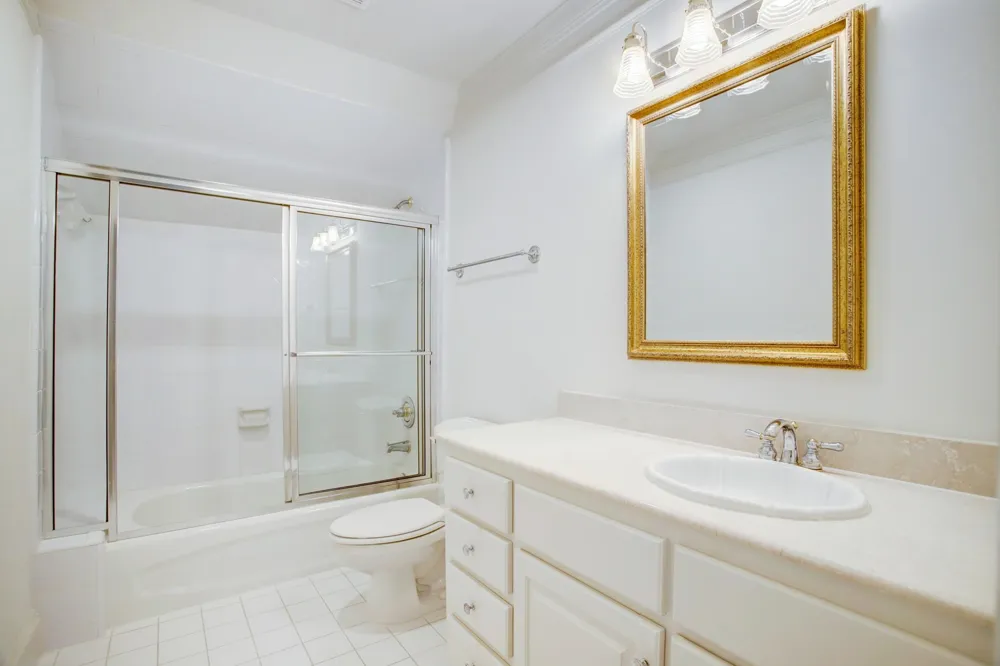 1809 W Clay Street Houston, TX 77019