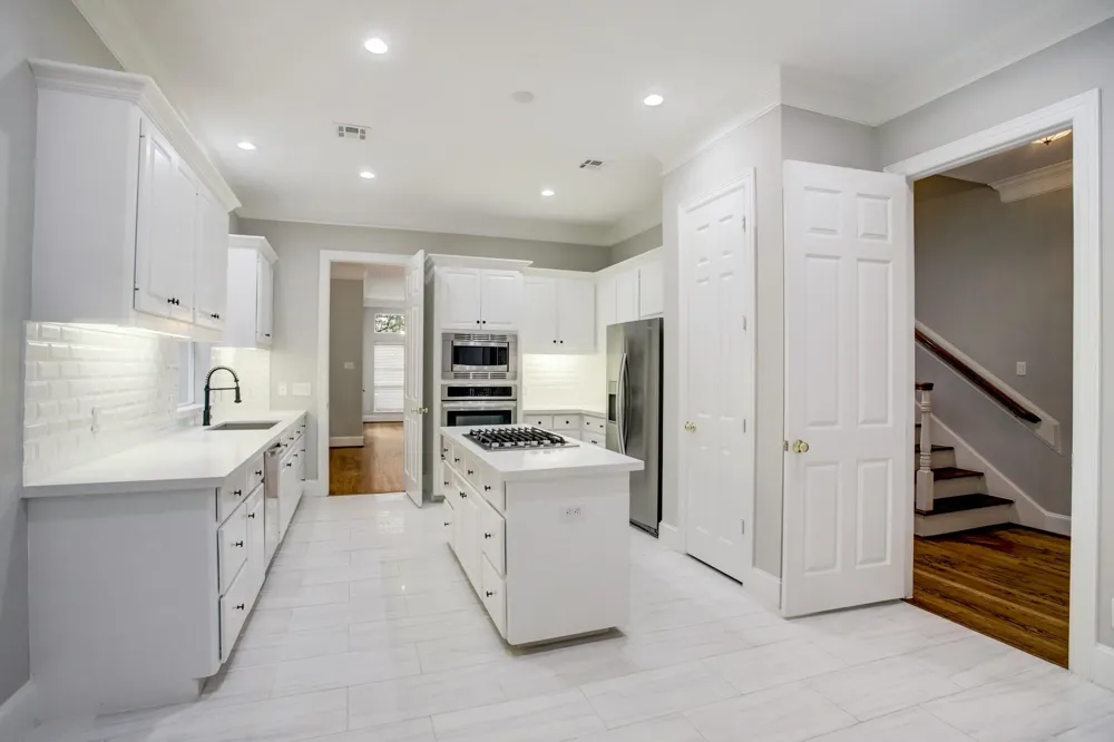 1809 W Clay Street Houston, TX 77019