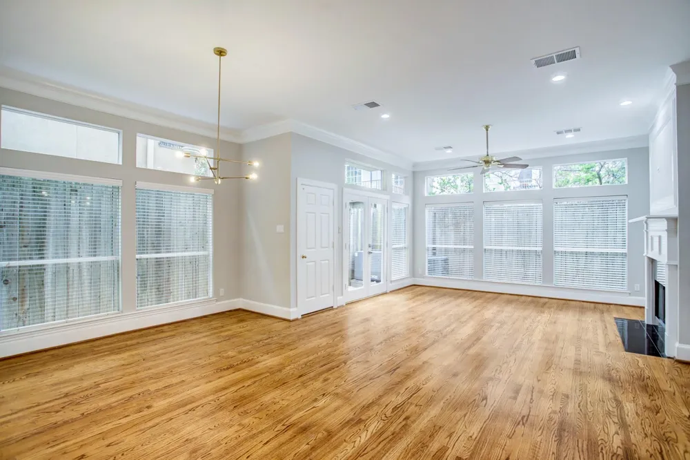 1809 W Clay Street Houston, TX 77019