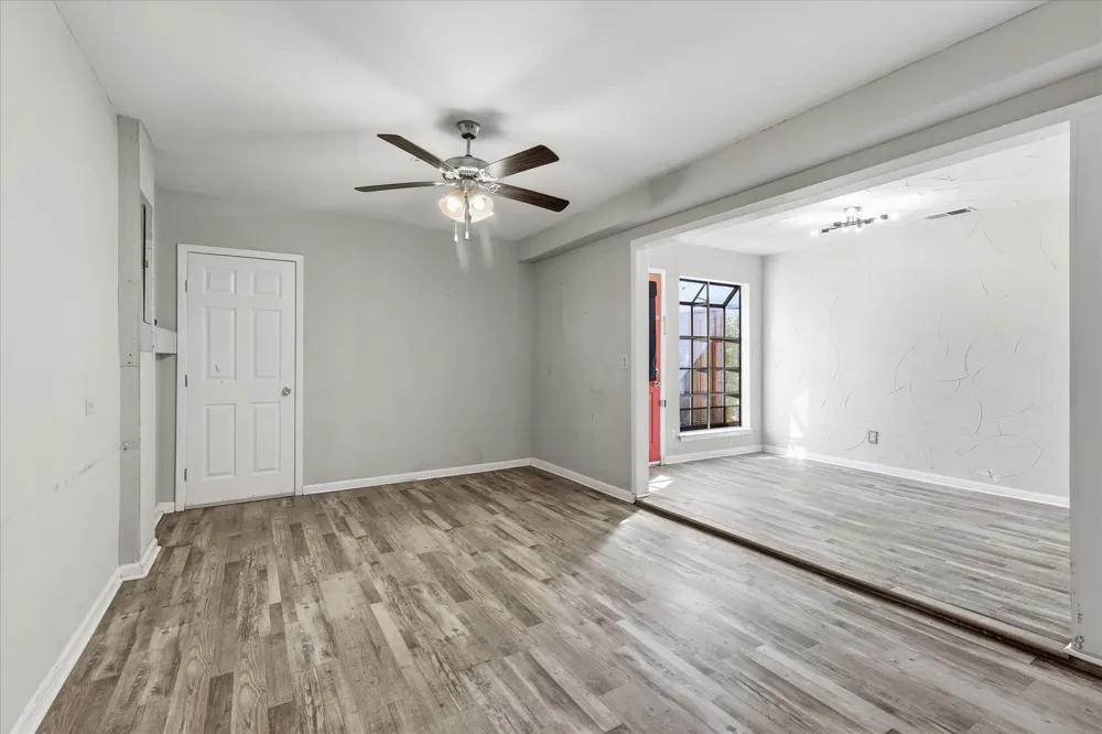 981 Chateau Valee Circle Bedford, TX 76022
