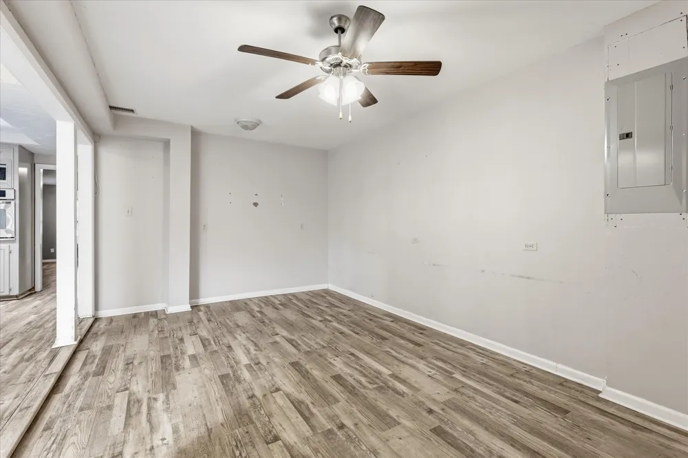 981 Chateau Valee Circle Bedford, TX 76022