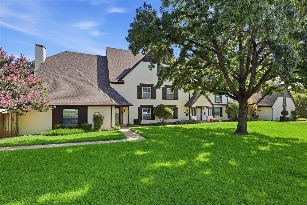 981 Chateau Valee Circle Bedford, TX 76022