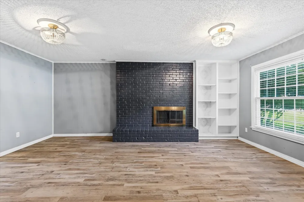 981 Chateau Valee Circle Bedford, TX 76022