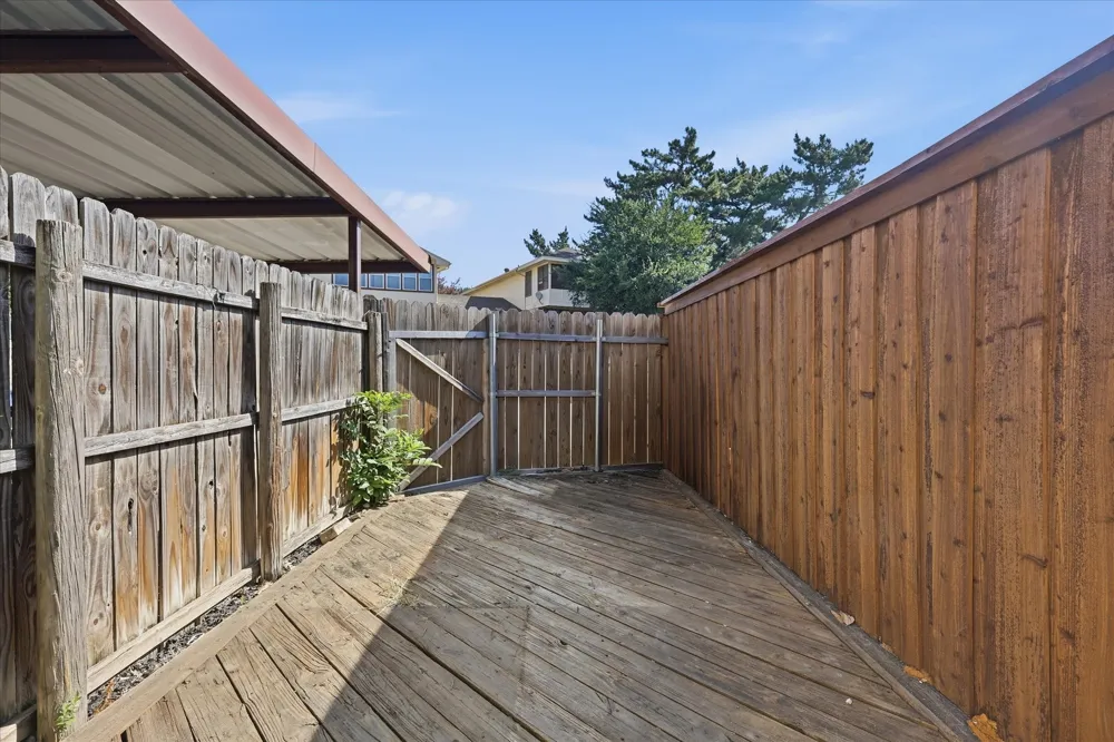 981 Chateau Valee Circle Bedford, TX 76022