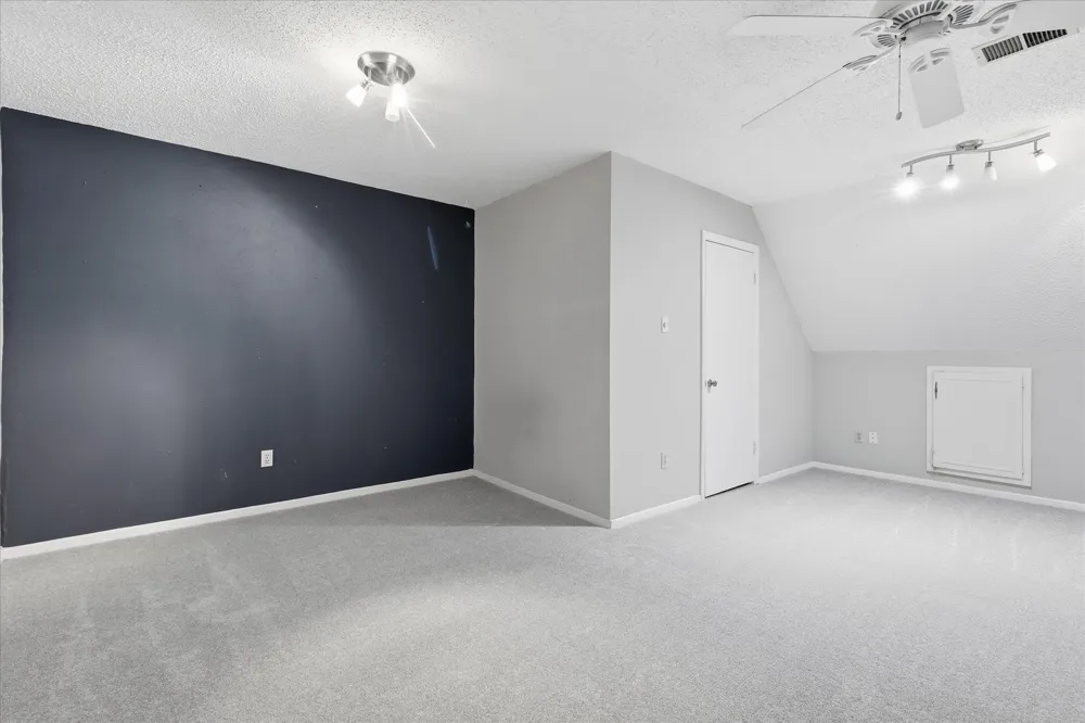 981 Chateau Valee Circle Bedford, TX 76022