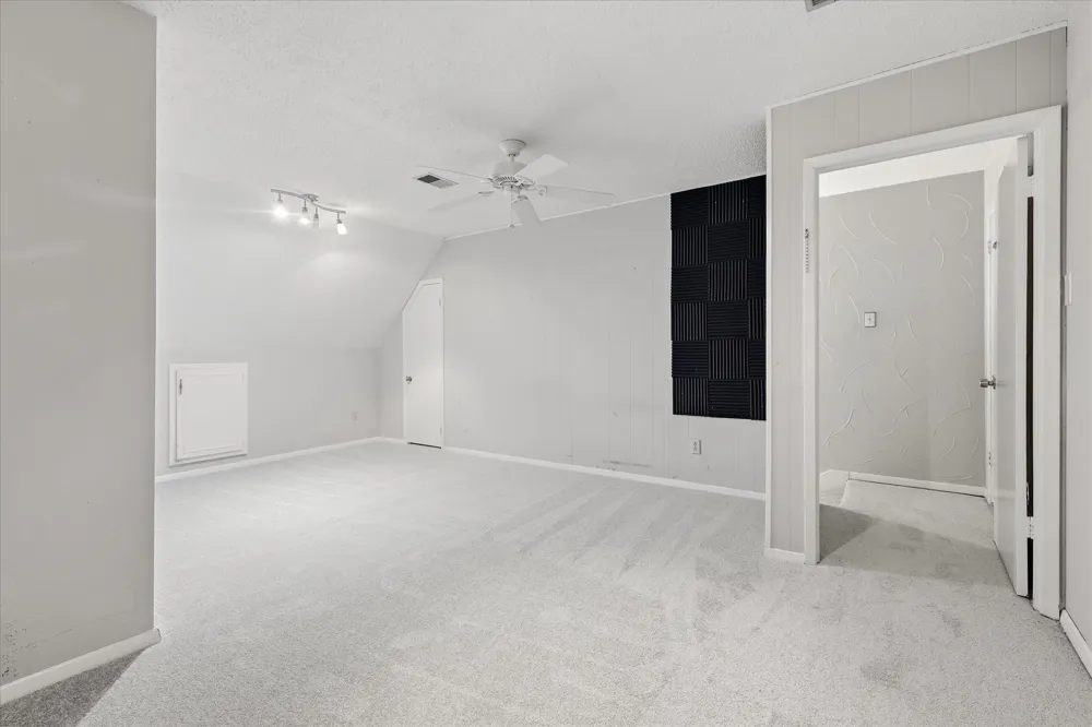 981 Chateau Valee Circle Bedford, TX 76022